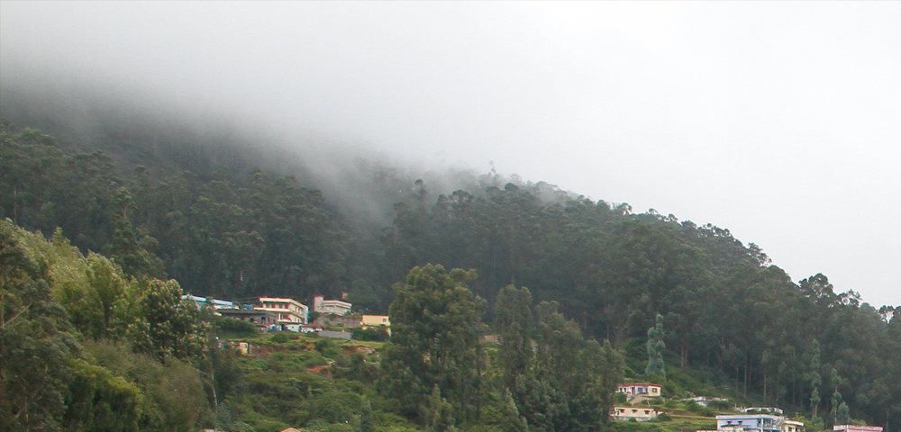 Budget hotels in ooty with tariff near railway station